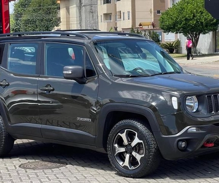 Jeep Renegade 2021 Verde — foto 1 de 3