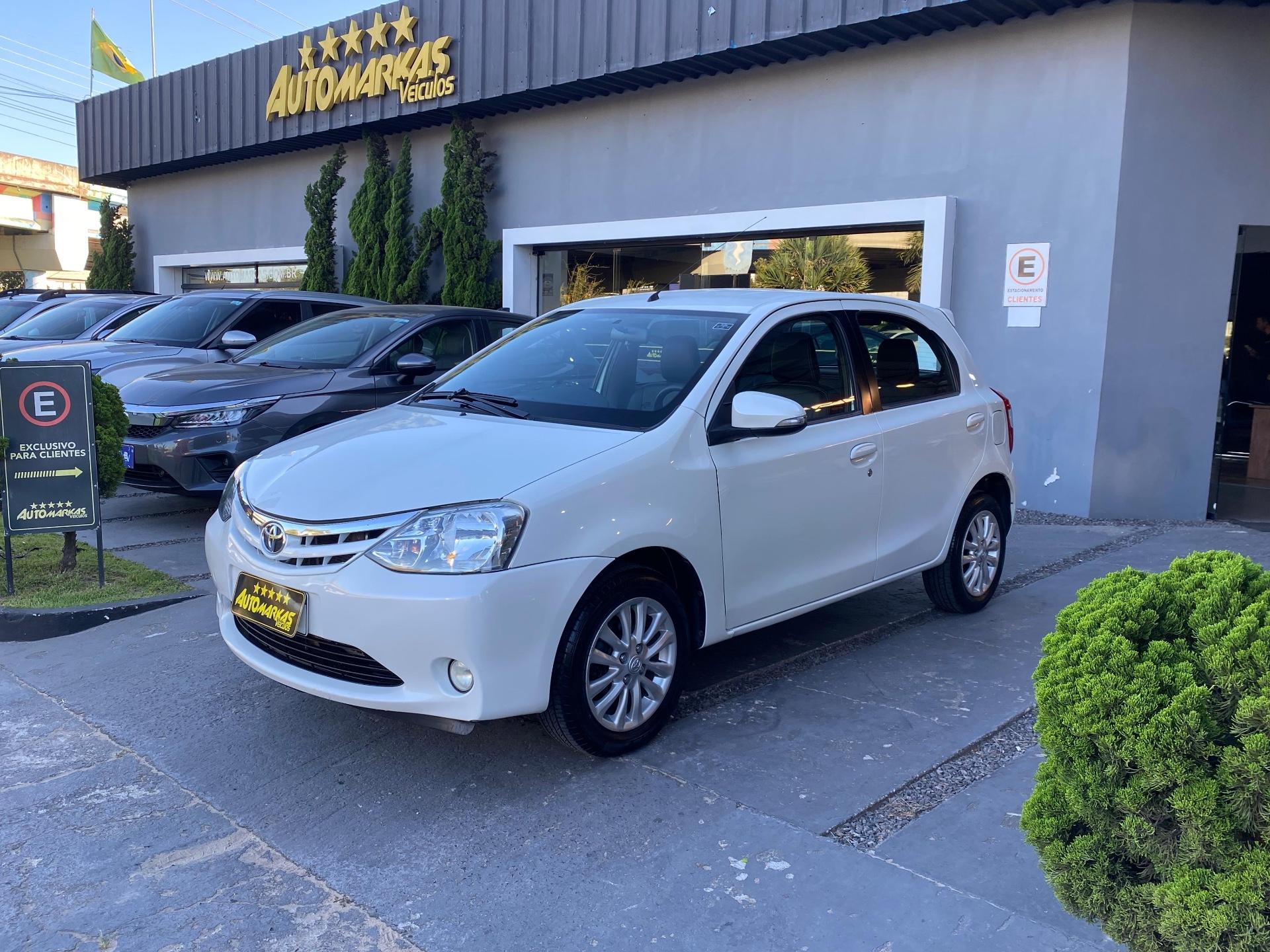 Toyota Etios 2016 Branco — foto 1 de 3