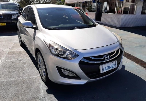 Hyundai i30 1.8 16V Aut. 5p 2015 Prata — foto 1 de 3