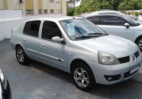 Renault Clio 2009 Prata — foto 1 de 3