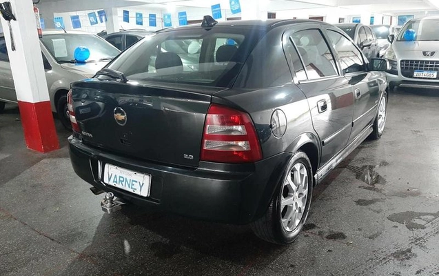 imagem-https://www.socarrao.com.br/sc-vehicle-images-prod/48868/1788982201251-7125913_0_B_2161d4a9b7.jpeg