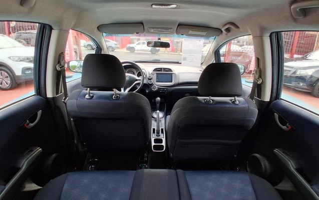 imagem-https://www.socarrao.com.br/sc-vehicle-images-prod/48886/1789402033699-7448733_9_B_f3c522f2cb.jpeg
