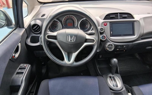 imagem-https://www.socarrao.com.br/sc-vehicle-images-prod/48886/1789402033705-7448733_14_B_b38629ab3b.jpeg