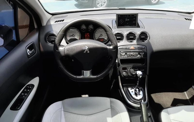 imagem-https://www.socarrao.com.br/sc-vehicle-images-prod/48898/1789583814064-7560896_16_B_17cc8dcb33.jpeg