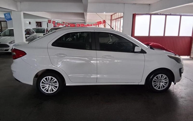 imagem-https://www.socarrao.com.br/sc-vehicle-images-prod/48902/1788983163508-7599534_3_B_56f3ccc4f1.jpeg