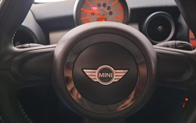 imagem-https://www.socarrao.com.br/sc-vehicle-images-prod/48911/1788982999493-7637926_15_B_77d960a359.jpeg