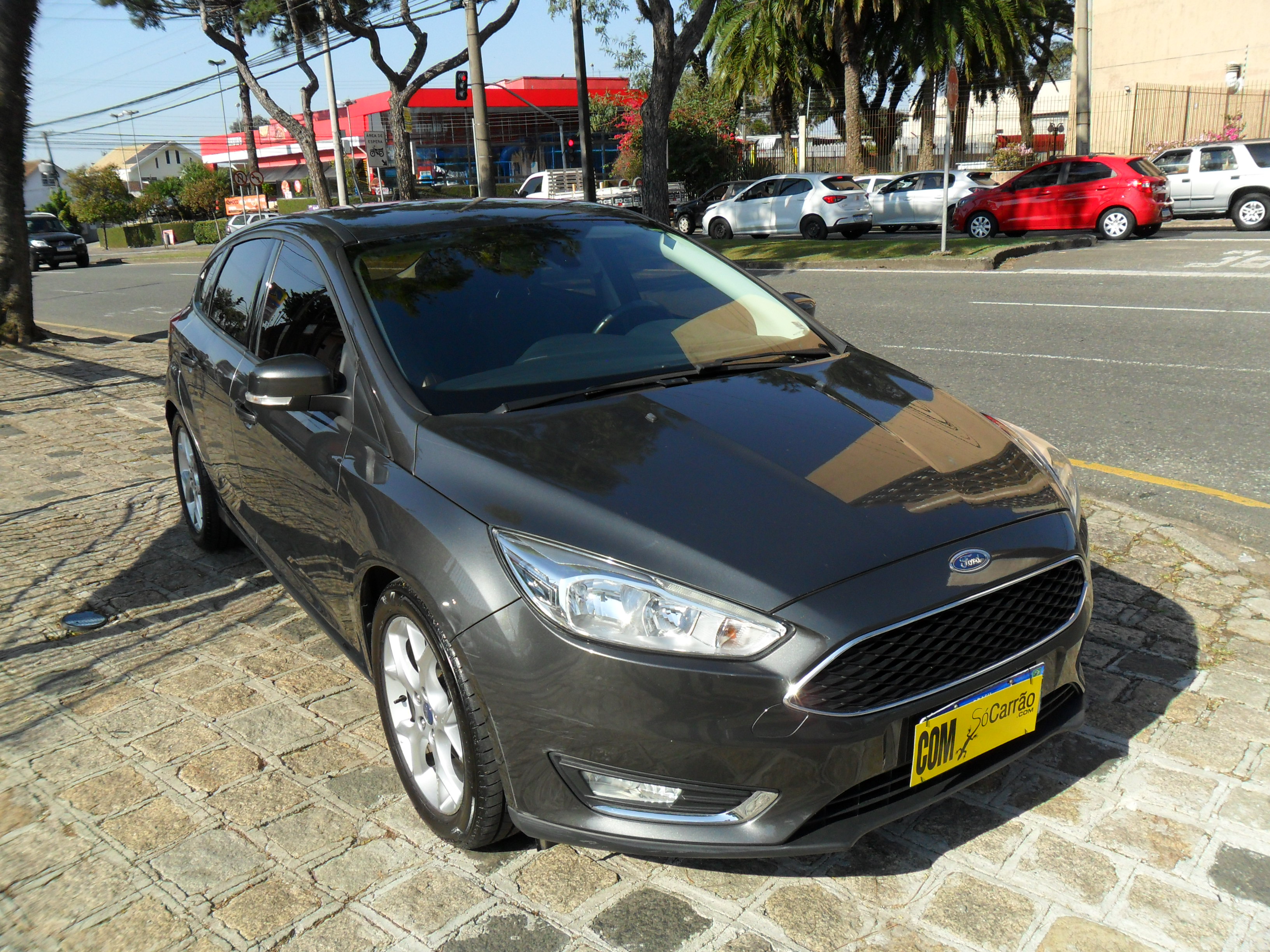 Ford Focus 2017 Cinza — foto 1 de 3