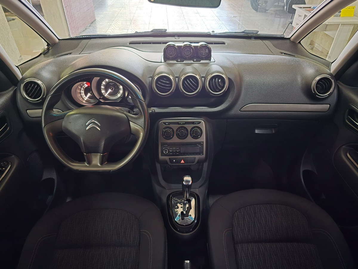 imagem-https://www.socarrao.com.br/sc-vehicle-images-prod/49044/1769988979920-6425954OR_1740659525_93_950.jpg