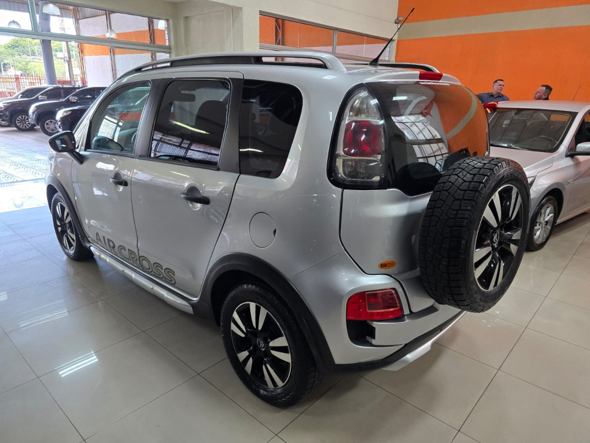 imagem-https://www.socarrao.com.br/sc-vehicle-images-prod/49044/1769988979920-6425954OR_1740659527_34_210.jpg