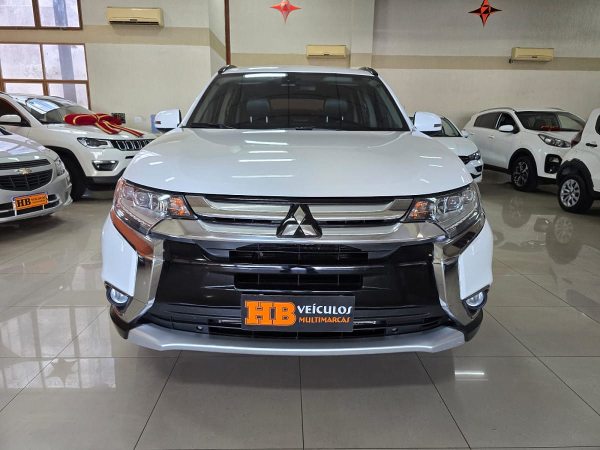Mitsubishi OUTLANDER 2.2 165cv Diesel Aut. na cor Branco no Porto Alegre / RS - 49067