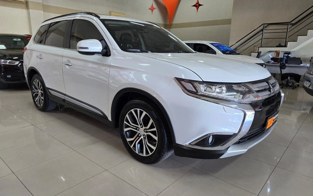 imagem-https://www.socarrao.com.br/sc-vehicle-images-prod/49067/1783450199456-W4ucJz82axhIt6xob5WRiHZsAuCRNekF.jpg