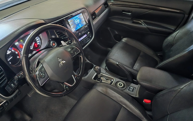 imagem-https://www.socarrao.com.br/sc-vehicle-images-prod/49067/1783450199457-aDPa0Lrn5PGrYf0EdoYSfGudP2CJDdlp.jpg