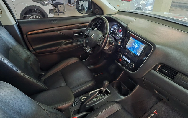 imagem-https://www.socarrao.com.br/sc-vehicle-images-prod/49067/1783450199457-sGYIXG9wFEtdjdqhCFcncGcXdIDiZNsP.jpg