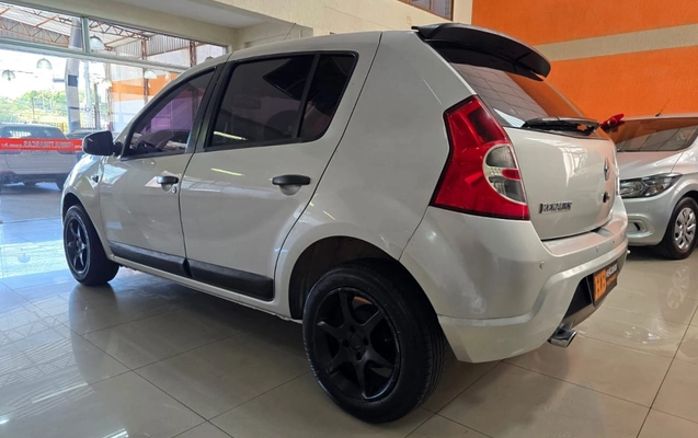 imagem-https://www.socarrao.com.br/sc-vehicle-images-prod/49077/1769988986433-7178613OR_1766247049_77_130.jpg