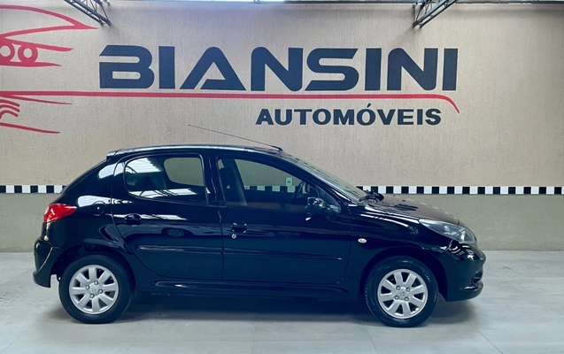 imagem-https://www.socarrao.com.br/sc-vehicle-images-prod/49095/1785522691931-1IYXmcquaaLjk2V25wUKfCPLgw2csfj4.jpg