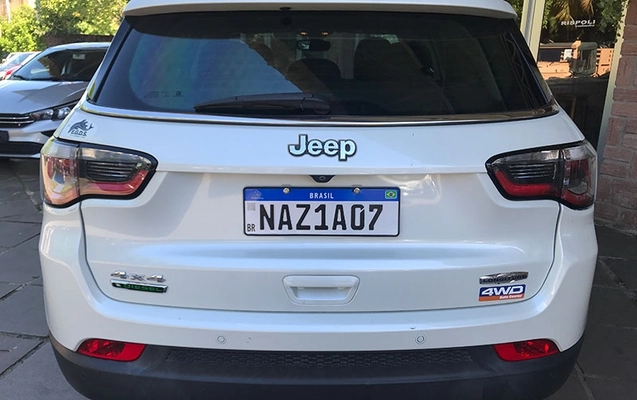 imagem-https://www.socarrao.com.br/sc-vehicle-images-prod/49130/1787336012407-GauL9x78niJKPP8DuXcgkMo6VpO5DQga.jpg