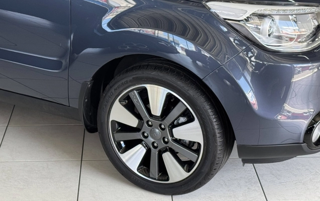 imagem-https://www.socarrao.com.br/sc-vehicle-images-prod/49502/1785768431578-QC6qd5M1jzODuTrNFHVsCvmR4XLbOeLz.jpg