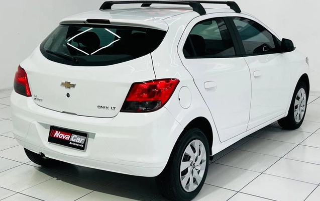 imagem-https://www.socarrao.com.br/sc-vehicle-images-prod/49537/1787695270656-7400901_5_B_24f94252a3.jpeg