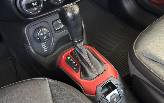 imagem-https://www.socarrao.com.br/sc-vehicle-images-prod/49599/1789650285251-4540151_8_B_c367a1a936.jpeg