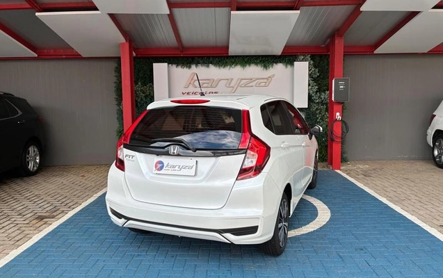 imagem-https://www.socarrao.com.br/sc-vehicle-images-prod/49678/1789499434134-7764496_20_B_7539133089.jpeg