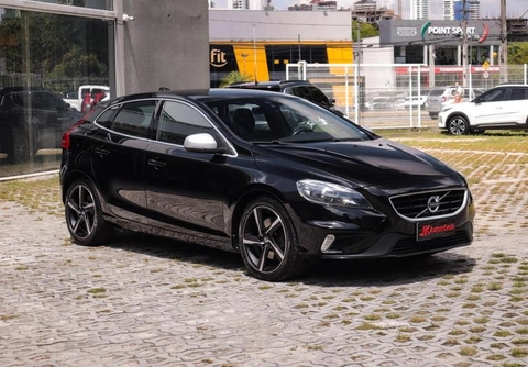 Volvo V40 2016 Preto — foto 1 de 3