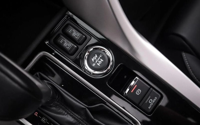imagem-https://www.socarrao.com.br/sc-vehicle-images-prod/49812/1786048059464-7727952_28_B_792d120ac7.jpeg