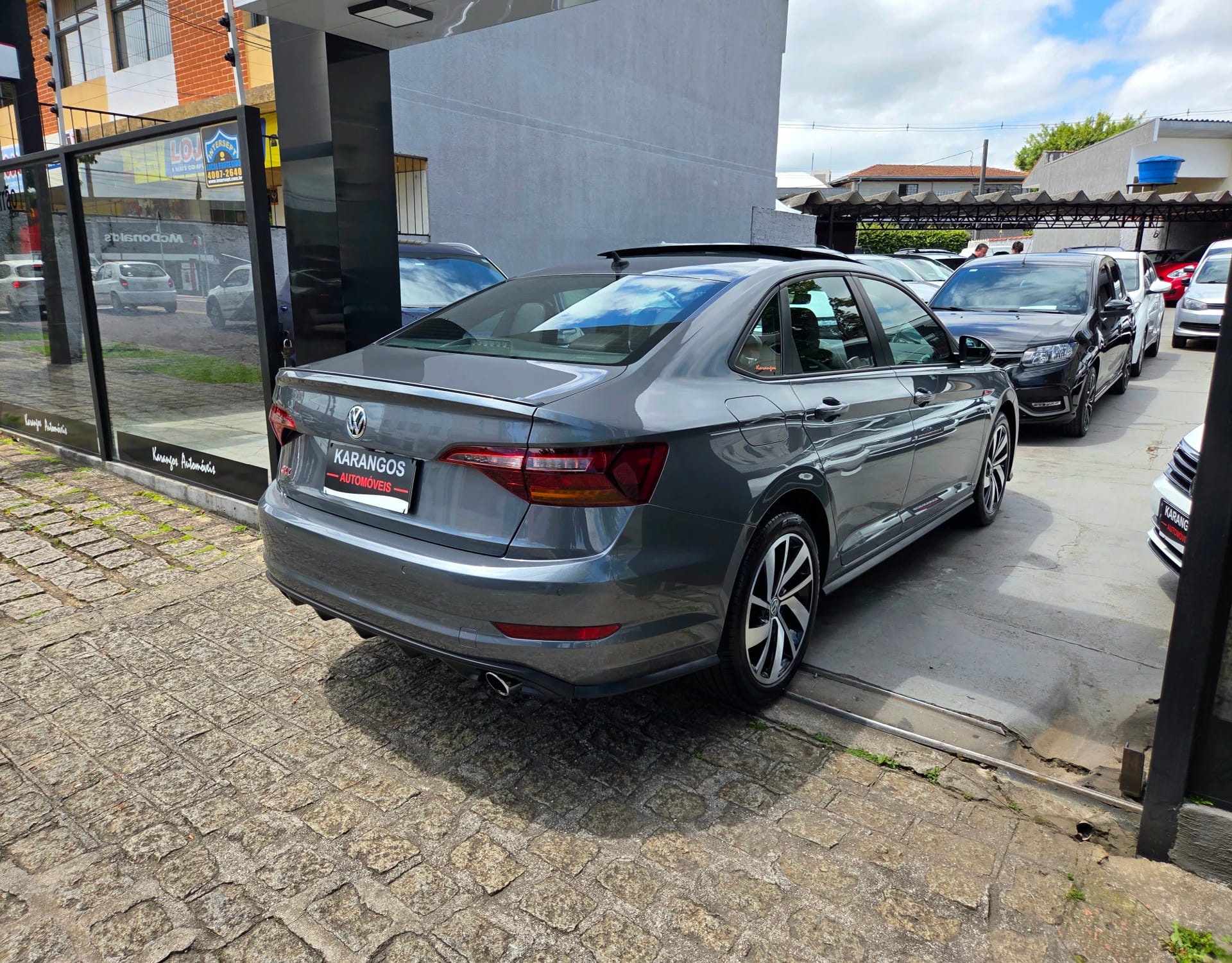 imagem-https://www.socarrao.com.br/sc-vehicle-images-prod/50057/1769989008334-7173854OR_1766089428_31_300.jpg