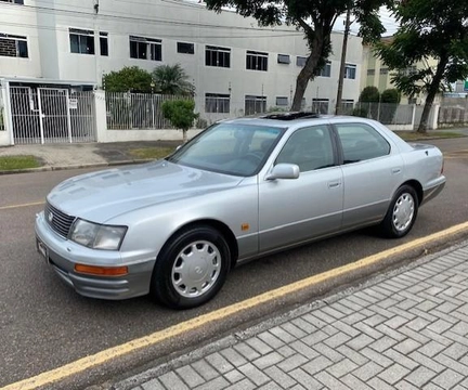 Lexus LS 400 4.0 1997 Cinza — foto 1 de 3