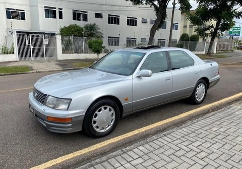 Lexus LS 400 4.0 1997 Cinza — foto 1 de 3