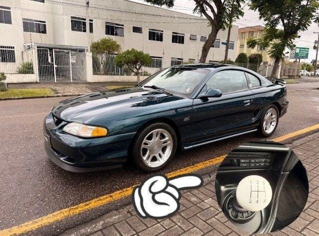Ford Mustang GT V8 na cor Verde em Curitiba / PR - 50110