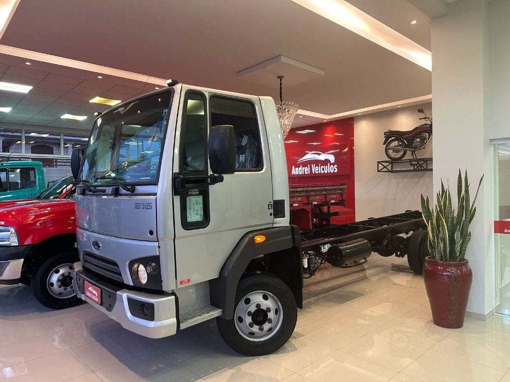 Ford CARGO 816 E/816 S Turbo 2p (diesel)(E5) na cor Cinza em Palhoça / SC - 50410