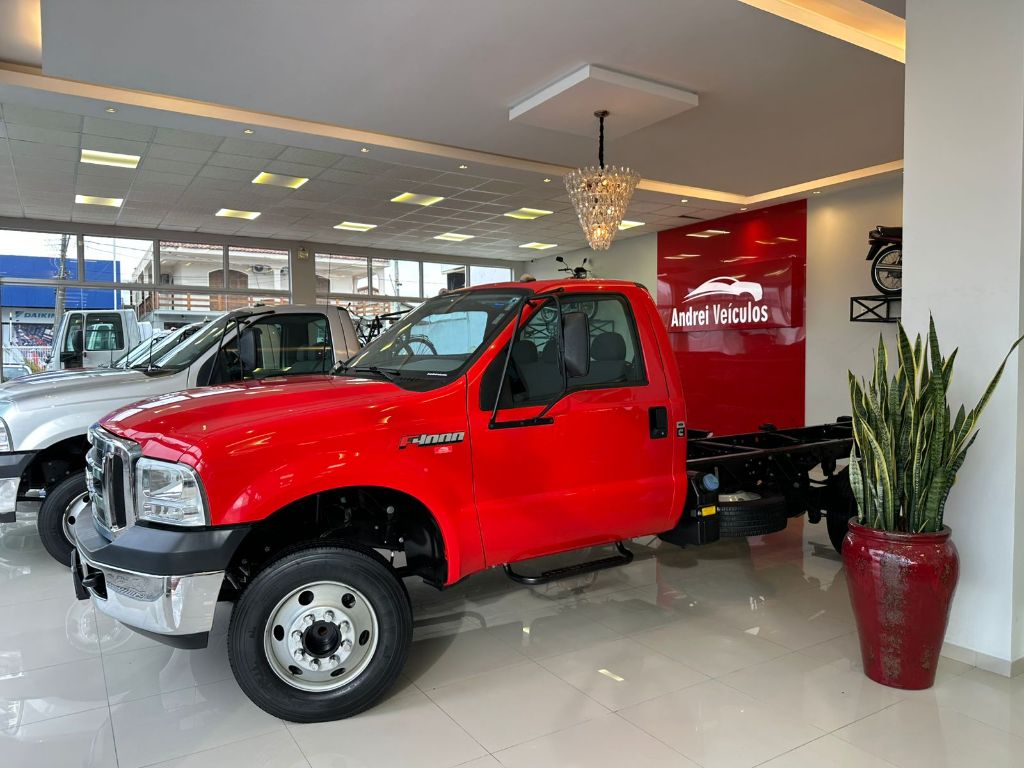 Ford F-4000 4x2 2p (diesel)(E5) 2019 Vermelho — foto 1 de 3