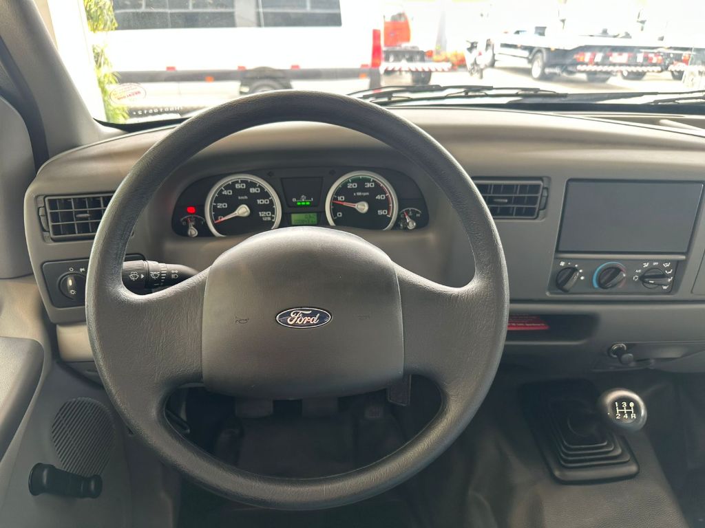 imagem-https://www.socarrao.com.br/sc-vehicle-images-prod/50425/1769989022160-7140627OR_1765287816_34_530.jpg