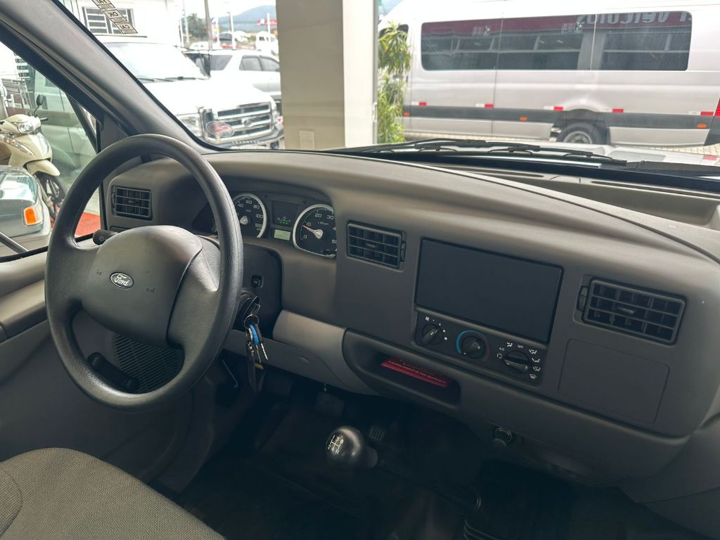imagem-https://www.socarrao.com.br/sc-vehicle-images-prod/50425/1769989022160-7140627OR_1765287817_6_520.jpg