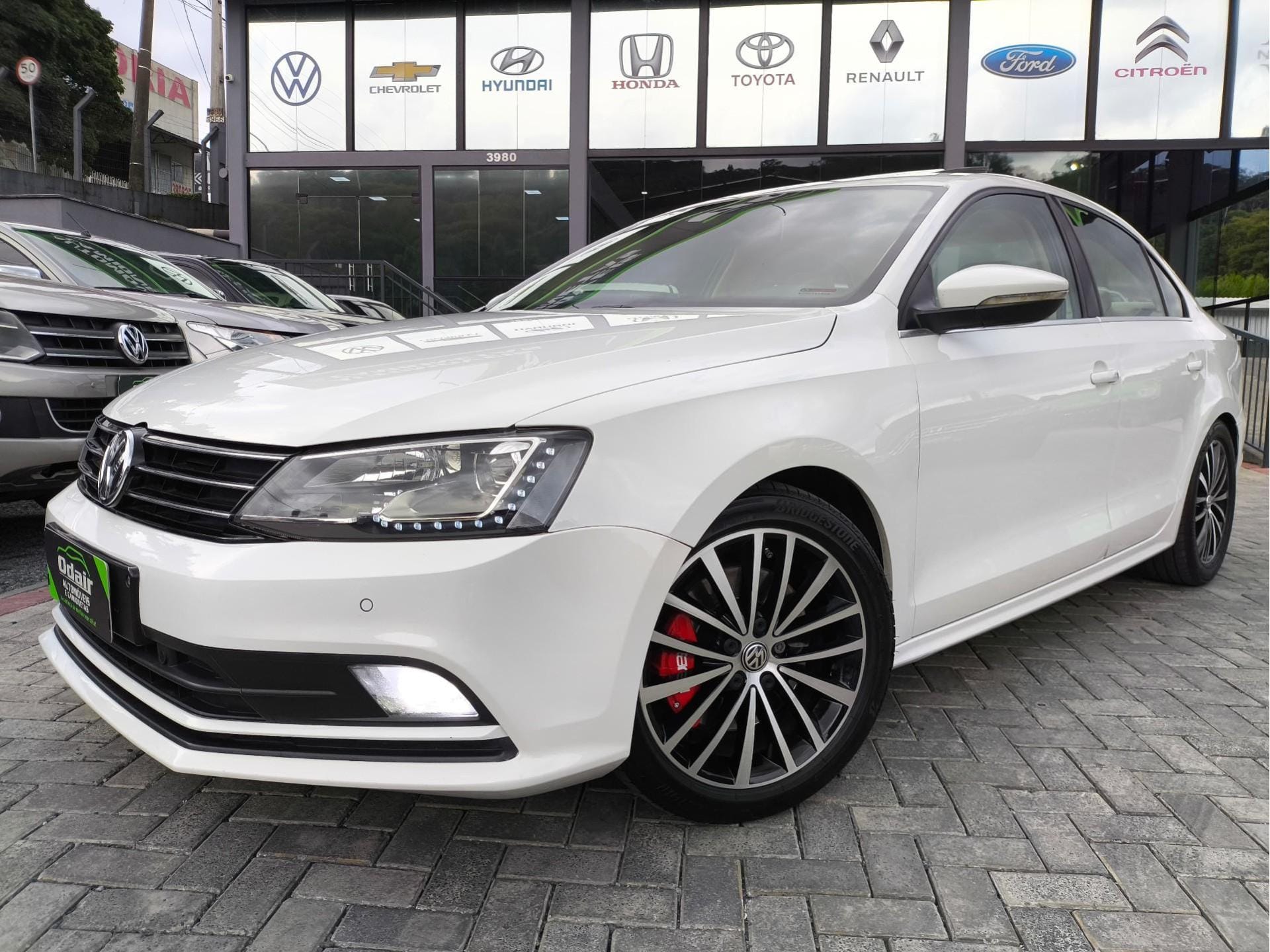 Volkswagen Jetta Highline 2.0 TSI 16V 4p Tiptronic na cor Branco em Blumenau / SC - 50442