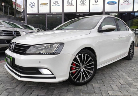 Volkswagen Jetta 2015 Branco — foto 1 de 3