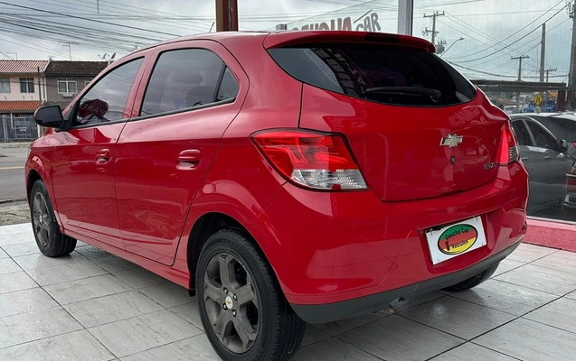 imagem-https://www.socarrao.com.br/sc-vehicle-images-prod/50502/1770812661450-V2hhdHNBcHAgSW1hZ2UgMjAyNi0wMS0zMCBhdCAwOS41Ny41NiAoMykuanBlZw.jpeg