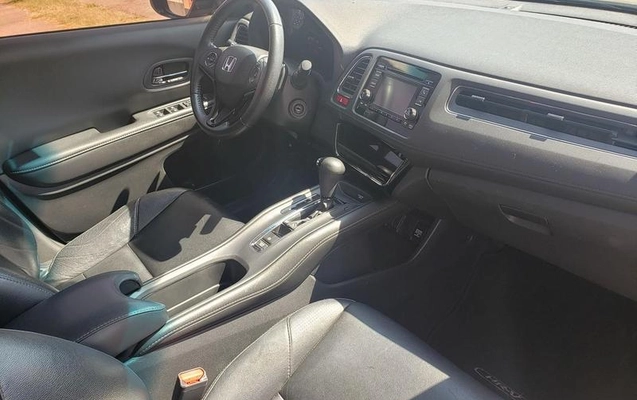 imagem-https://www.socarrao.com.br/sc-vehicle-images-prod/50540/1790780591610-7346572_6_B_46a9f1ad33.jpeg