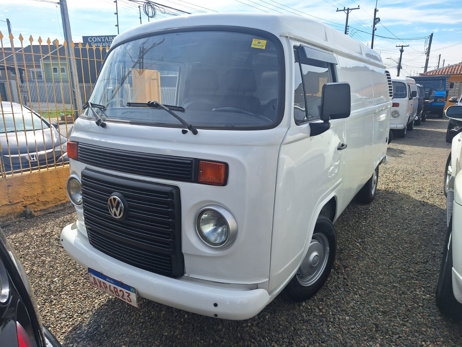 Volkswagen Kombi Furgão 1.4 Mi Total Flex 8V na cor Branco em Curitiba / PR - 50779