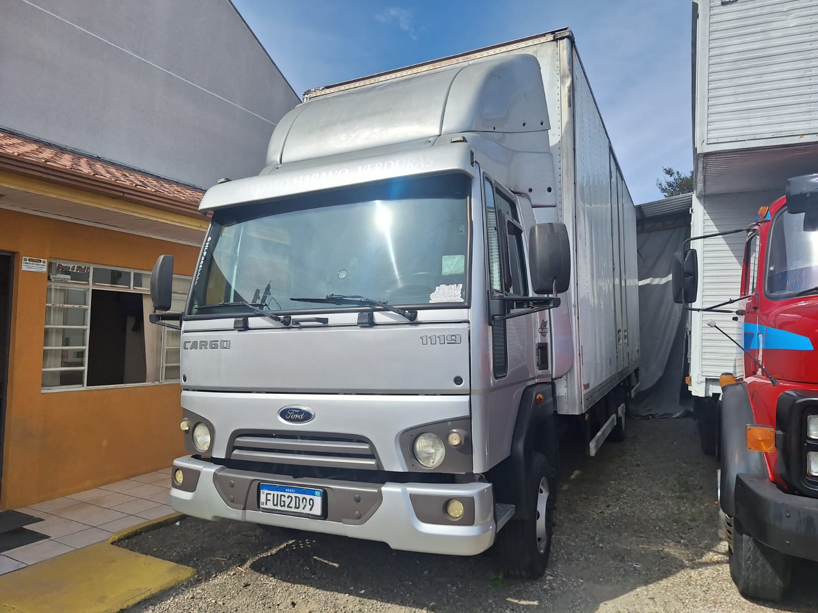 Ford CARGO 1119 Turbo 2p (diesel)(E5) na cor Cinza em Curitiba / PR - 50789