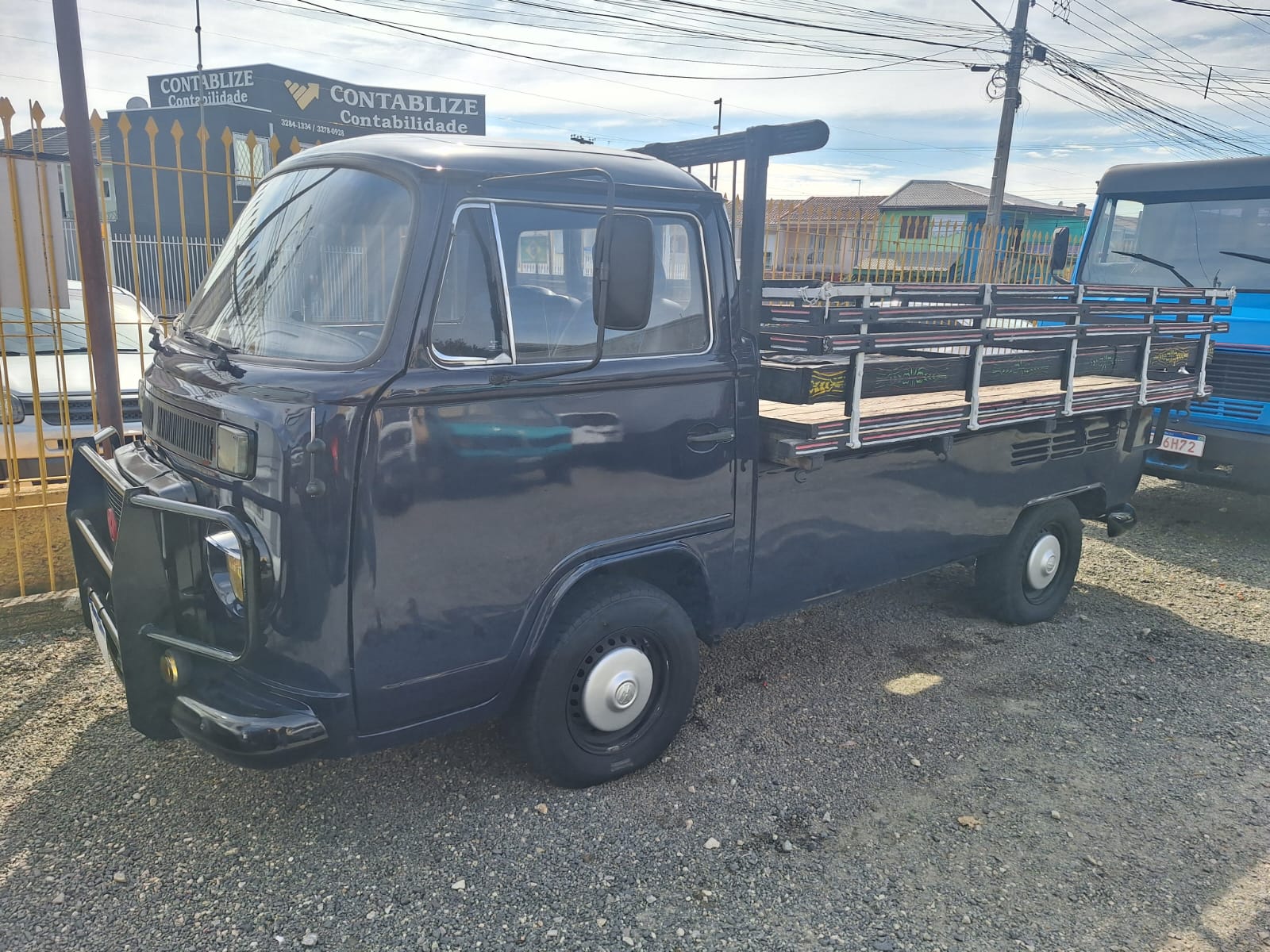 Volkswagen Kombi Pick-Up 1985 Roxo — foto 1 de 3