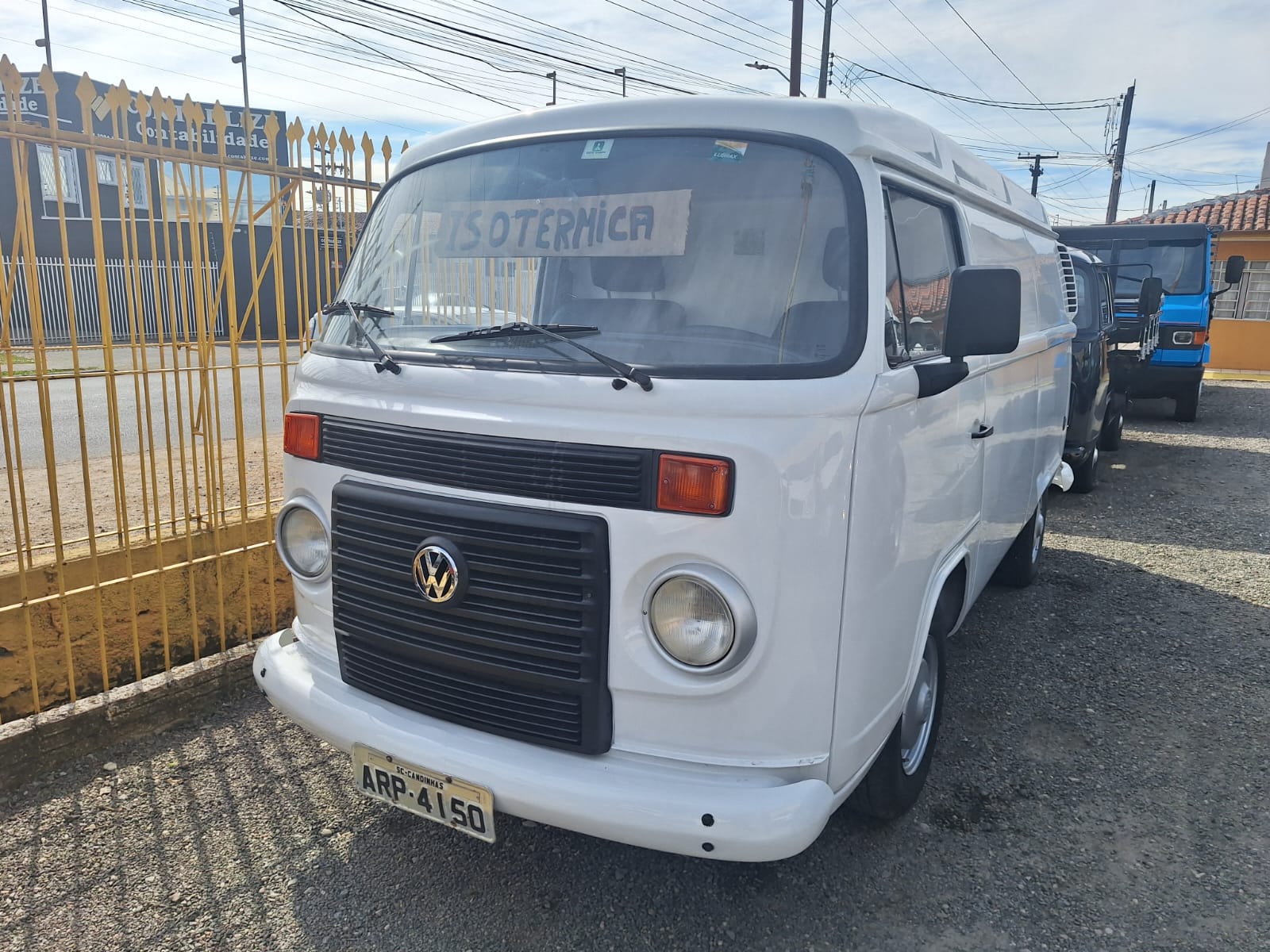 Volkswagen Kombi Furgão 1.4 Mi Total Flex 8V na cor Branco em Curitiba / PR - 50794