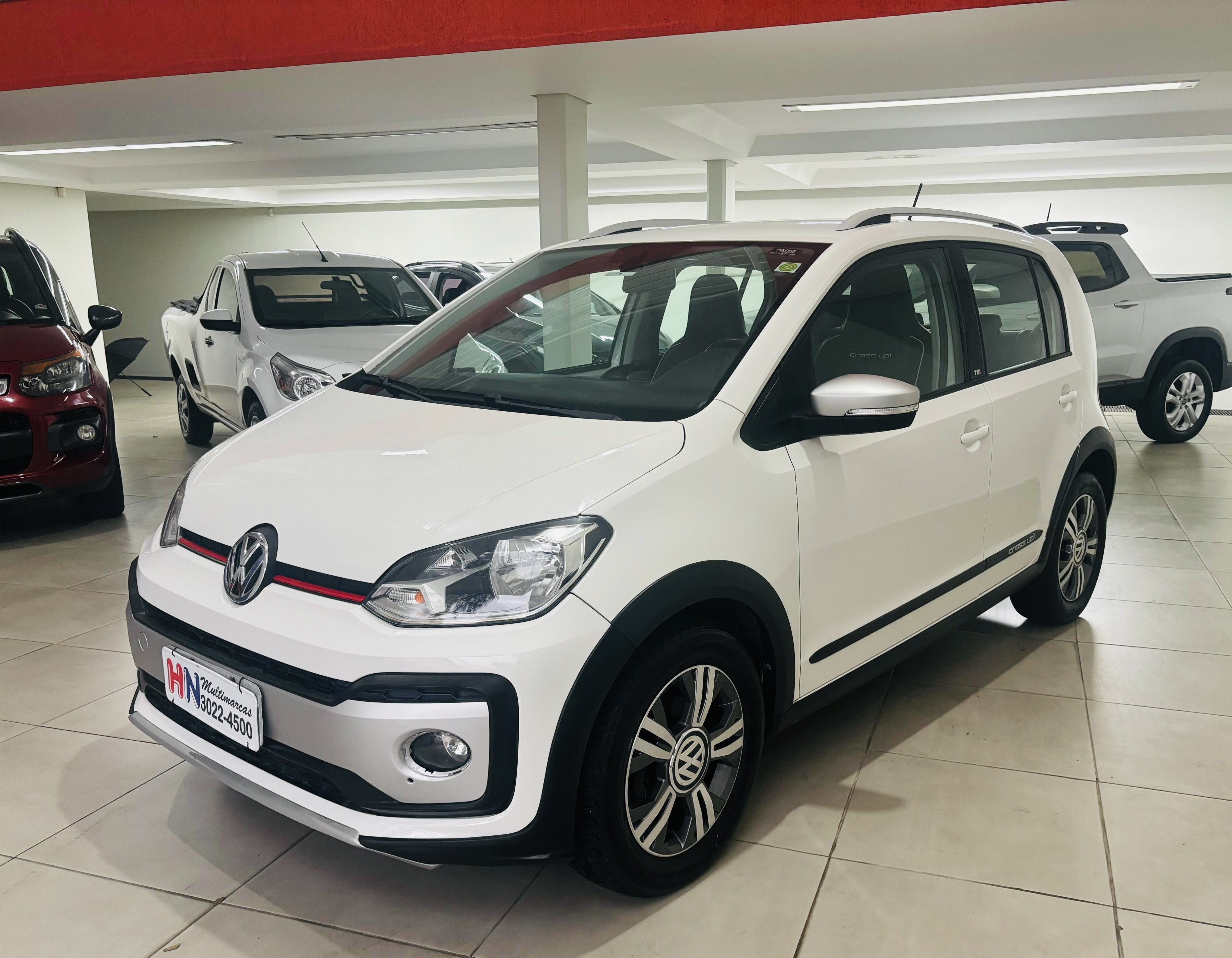 Volkswagen Up! 2018 Branco — foto 1 de 3