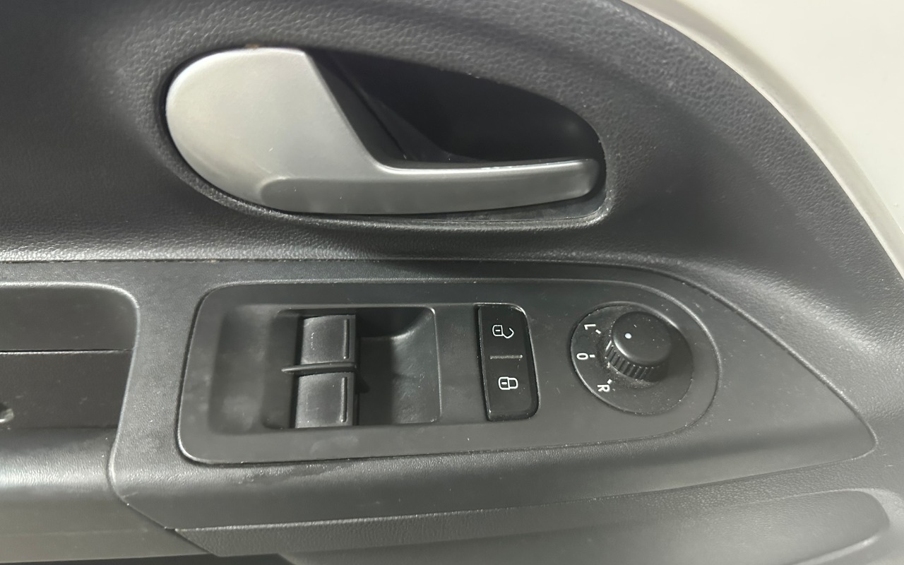 imagem-https://www.socarrao.com.br/sc-vehicle-images-prod/50937/1774030009465-MjVpaWlpLmpwZw.jpg