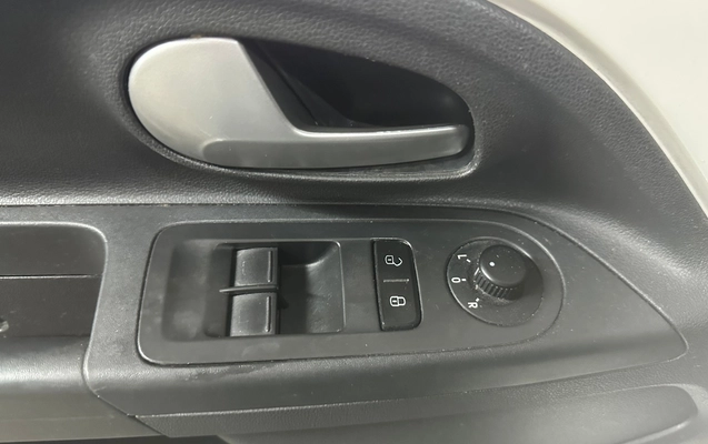 imagem-https://www.socarrao.com.br/sc-vehicle-images-prod/50937/1774030009465-MjVpaWlpLmpwZw.jpg