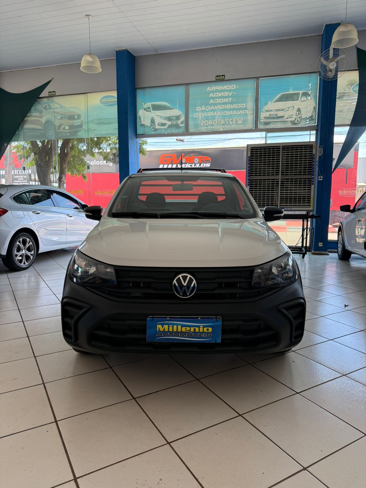Volkswagen Saveiro Robust 1.6 Total Flex 16V na cor Branco em Sarandi / PR - 51472
