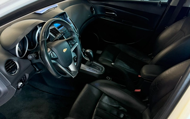 imagem-https://www.socarrao.com.br/sc-vehicle-images-prod/51475/1769989036107-7087464OR_1764169461_44_930.jpg