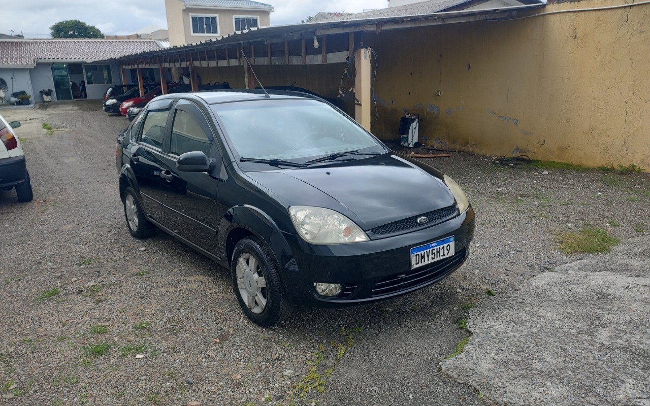 Ford Fiesta 2005 Preto — foto 1 de 3
