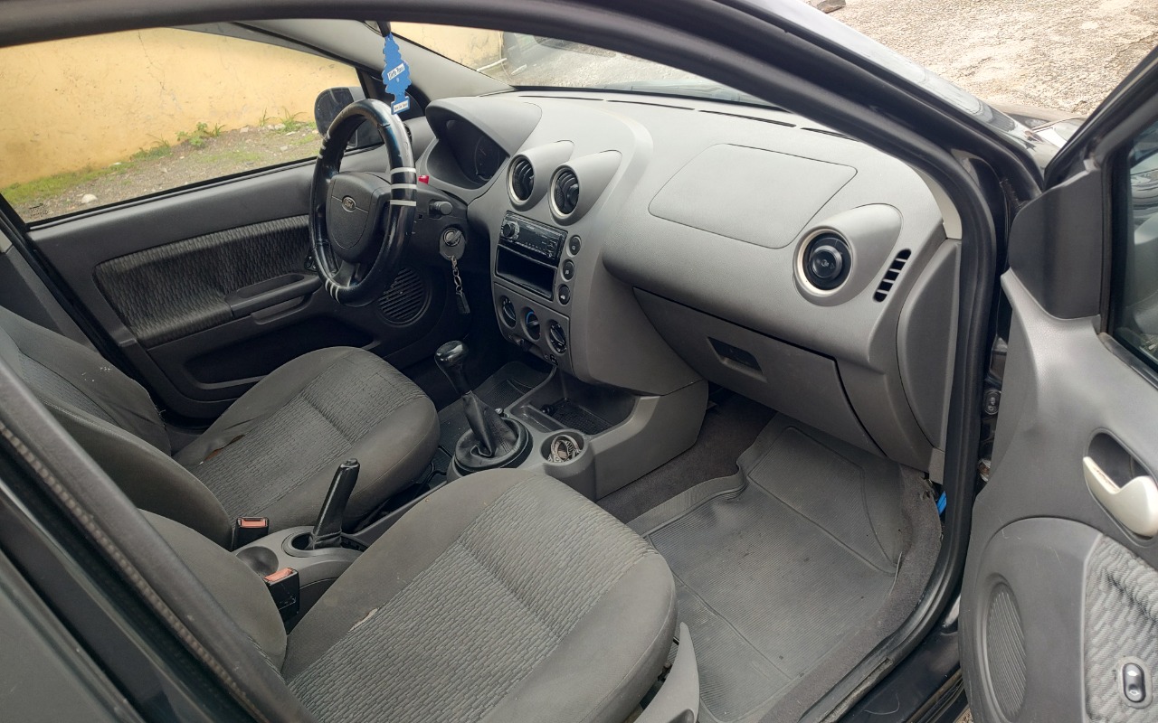imagem-https://www.socarrao.com.br/sc-vehicle-images-prod/51518/1770736061069-SU1HXzIwMjYwMjEwXzA5MjU1MjYwNl9IRFIuanBn.jpg