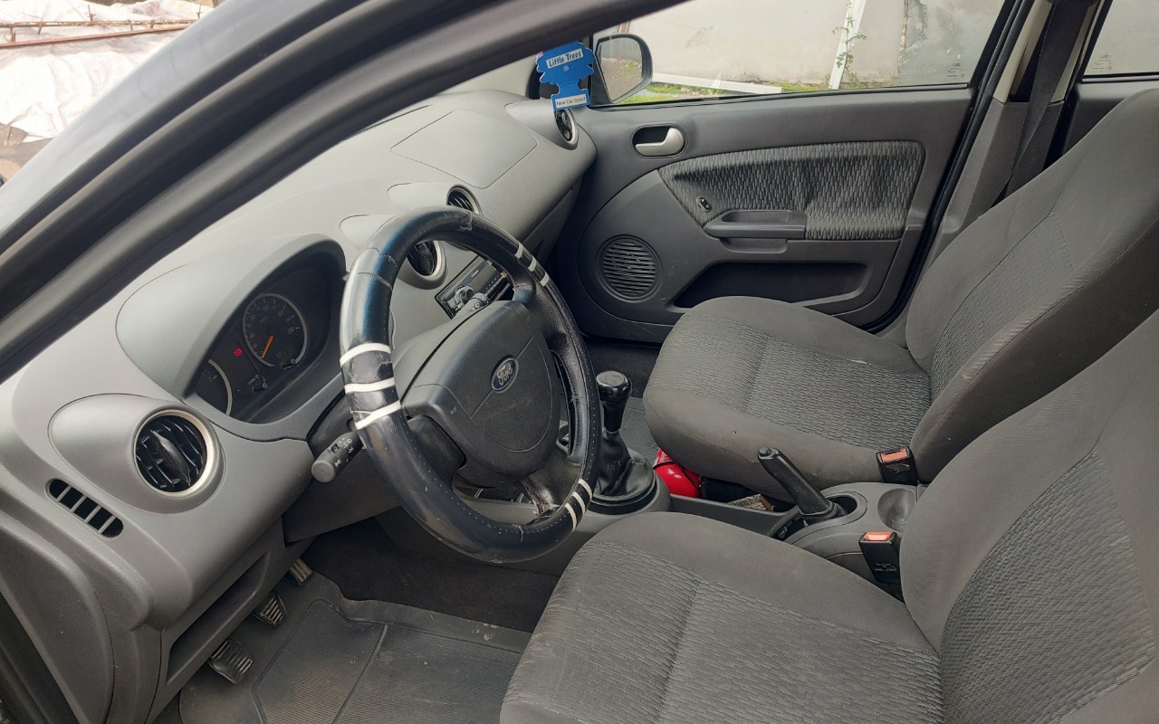 imagem-https://www.socarrao.com.br/sc-vehicle-images-prod/51518/1770736061152-SU1HXzIwMjYwMjEwXzA5MjUzOTU0M19IRFIuanBn.jpg